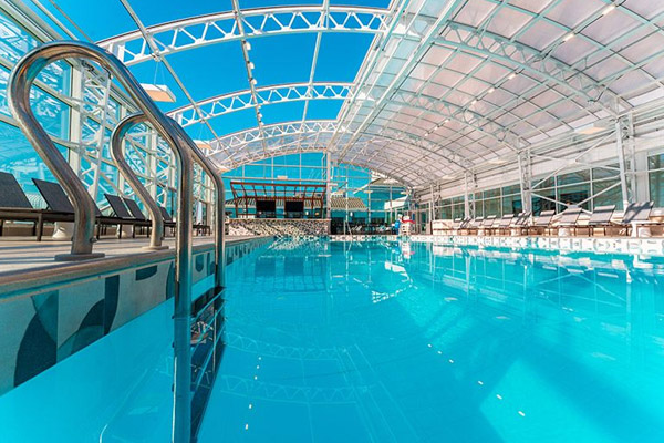 indoor outdoor pool resorts ac